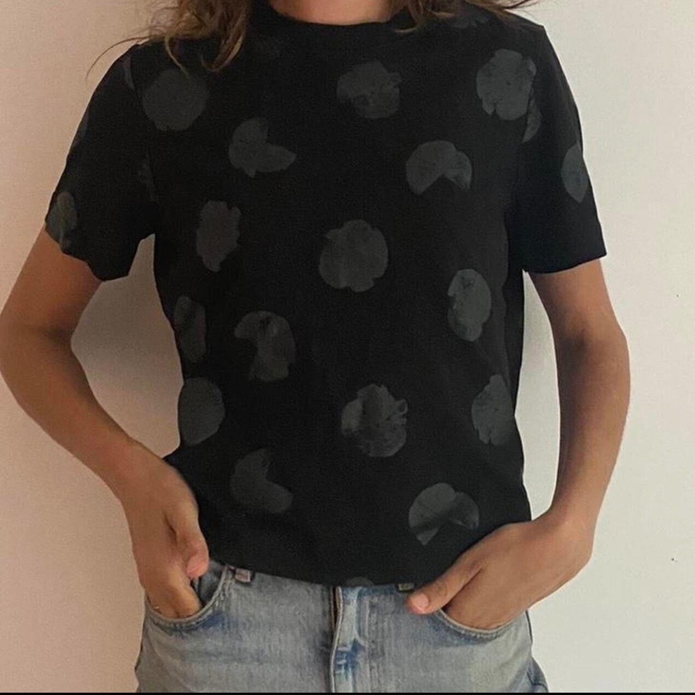 COS women’s black tee‎ shirt tight-fitted with grey spotted pattern